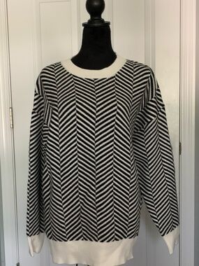 DOKOTOO Black & White Knit Sweater Ribbed Cuff